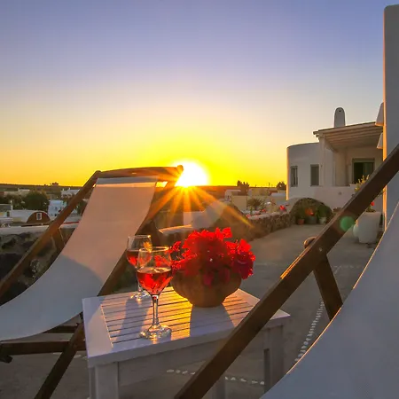 Shades Of White * Emporio (Santorini)